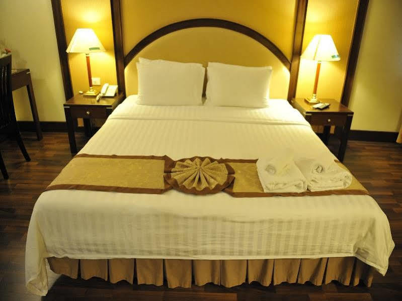 New Season Hotel Hat Yai Εξωτερικό φωτογραφία