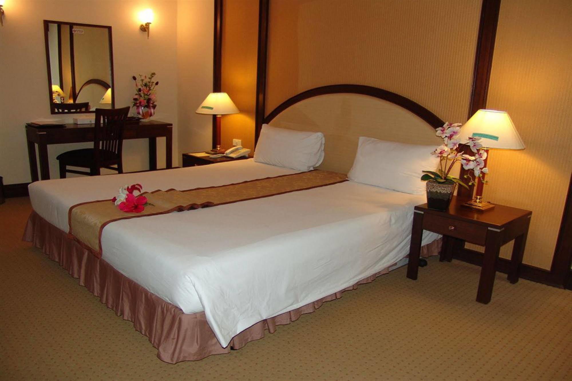 New Season Hotel Hat Yai Εξωτερικό φωτογραφία