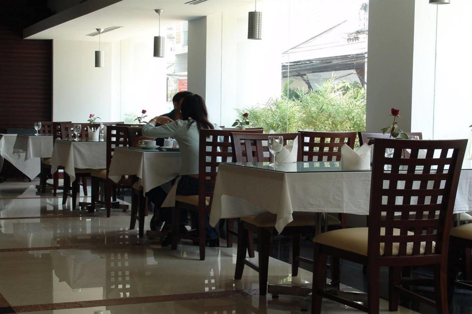 New Season Hotel Hat Yai Εξωτερικό φωτογραφία